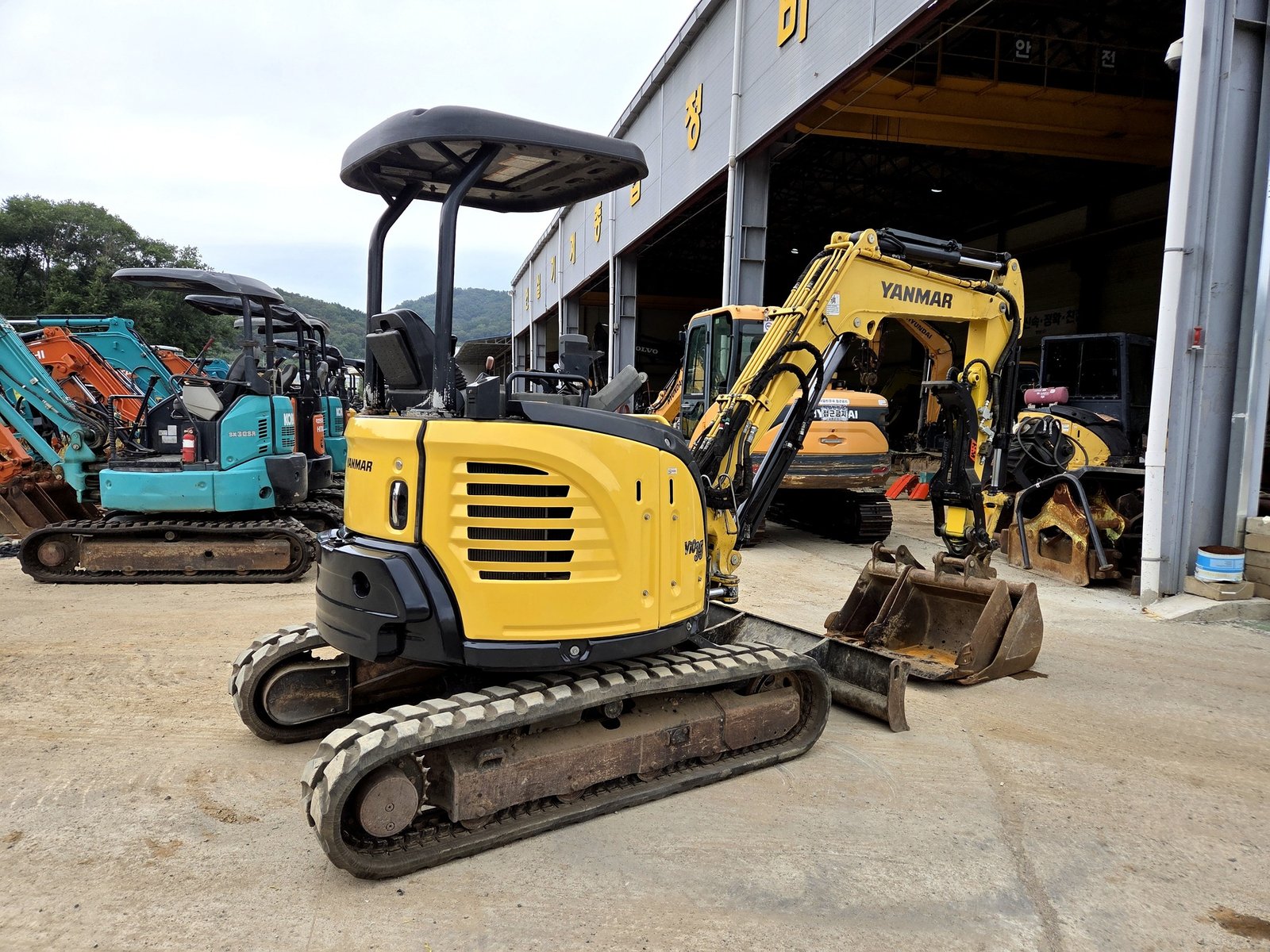 Mini Excavator for Sale, 2019 Model, This powerful 3.5 Ton, In Damascus