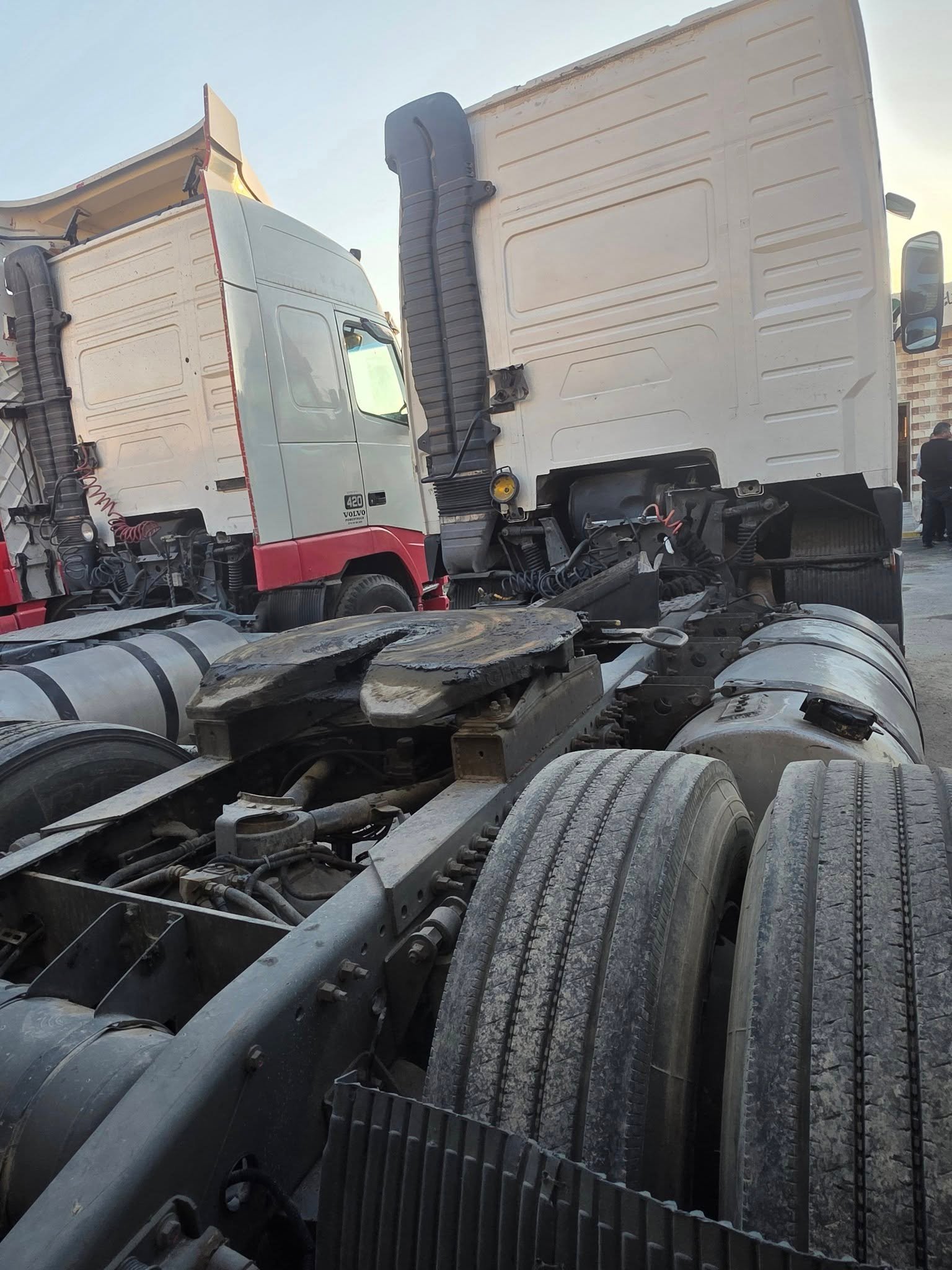 للبيع في ريف دمشق فولفو, موديل 1998