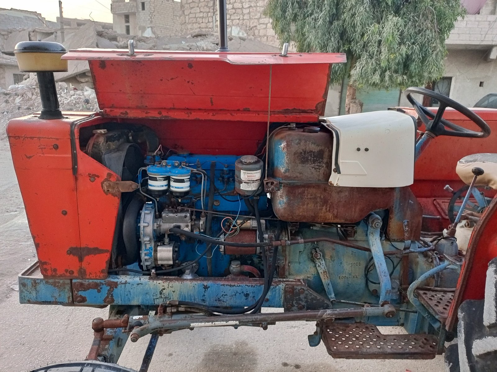 للبيع في حلب, جرار (تركتور) إيراني بقوة 70 حصان، موديل 2005