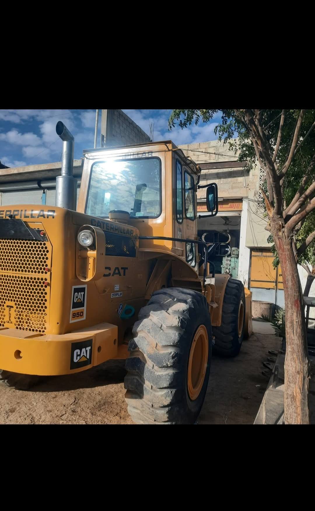 للبيع في ريف دمشق دوما: تركس كاتر بيلر (جرافة) موديل 1981