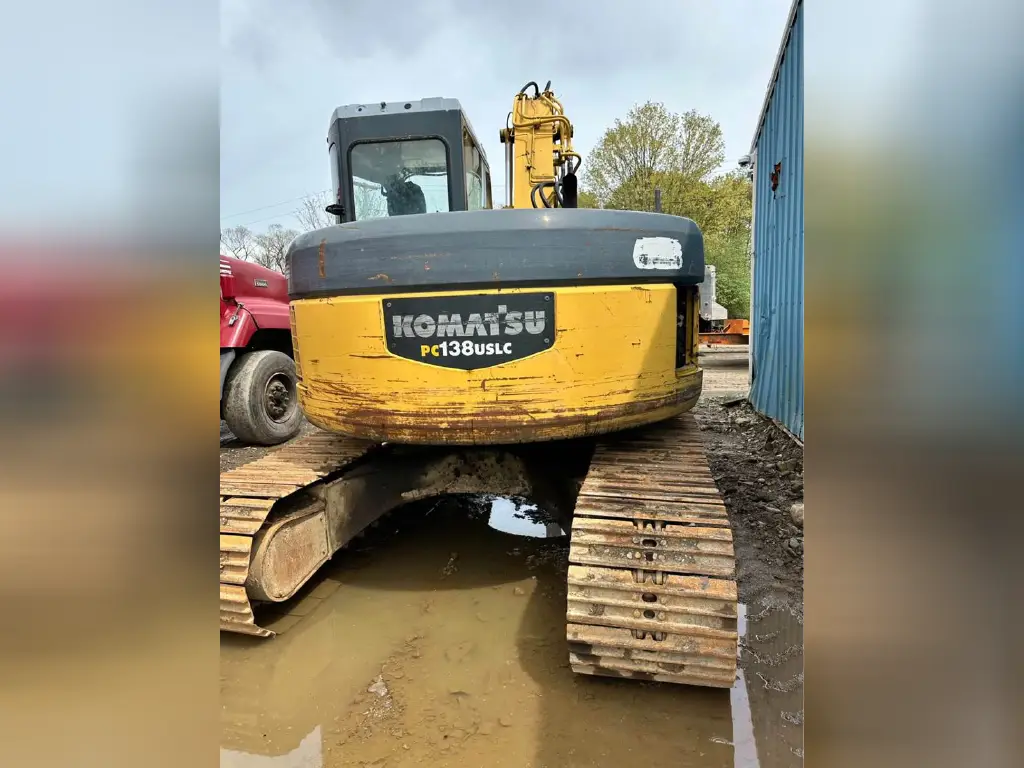 حفار Komatsu للبيع في ادلب, Komatsu PC138US موديل 2006 تواجد ادلب, أفضل موقع لبيع الشاحنات والمعدات الثقيلة في سوريا