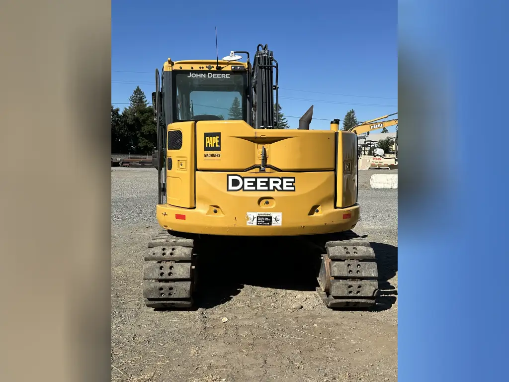 Deeres Excavator for sale in Idlib, Deeres E5G model 2018 available in Idlib, the best site for selling trucks and heavy equipment in Syria