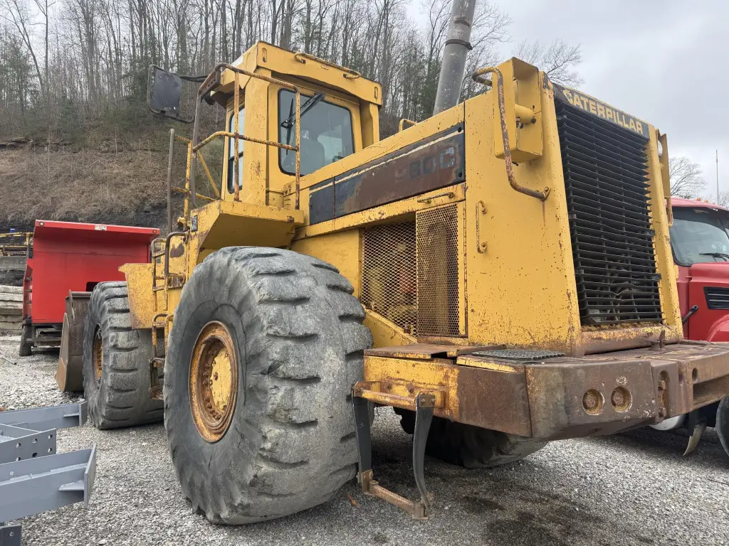 CATERPILLAR loader for sale in Aleppo, CATERPILLAR 980Cs model 1988, located in Aleppo, the best site for selling trucks and heavy equipment in Syria