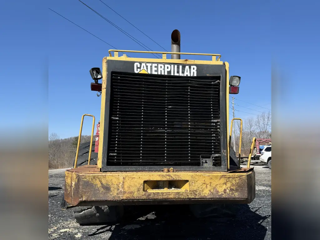 CATERPILLAR loader for sale in Aleppo, CATERPILLAR 988Fs model 1993, located in Aleppo, the best site for selling trucks and heavy equipment in Syria
