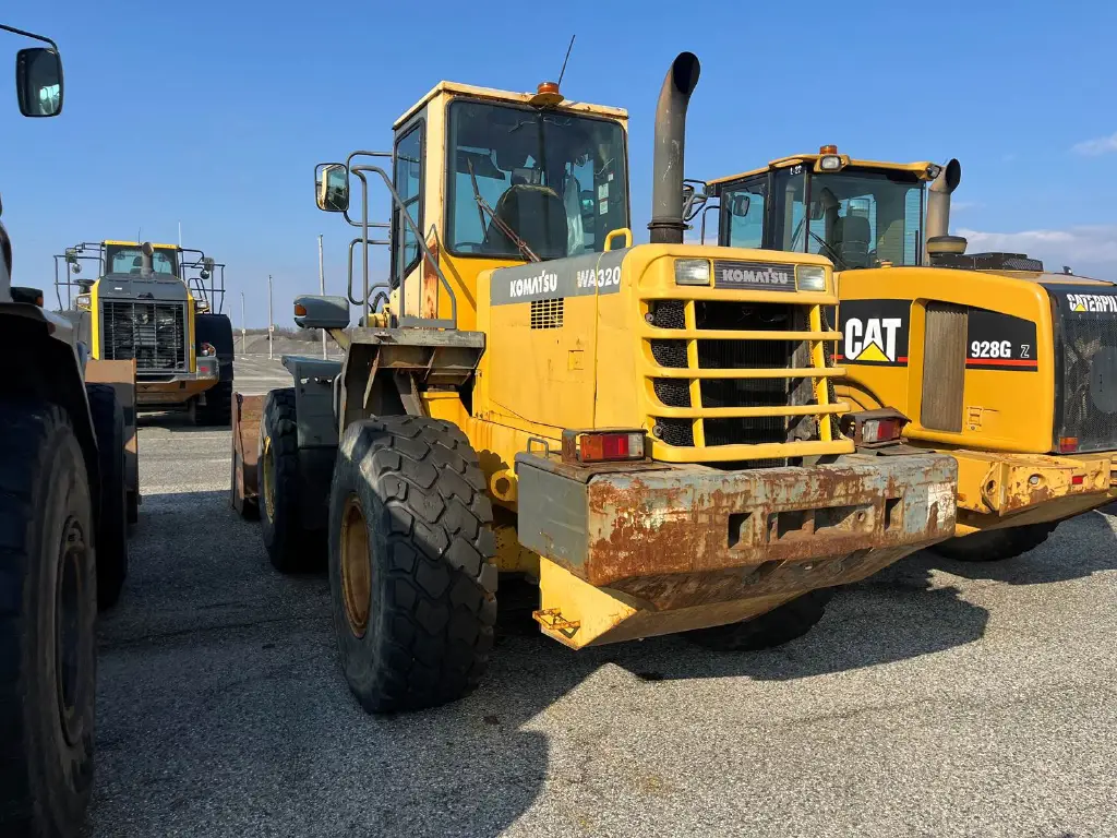 Komatsu loader for sale in Aleppo, Komatsu WA320, model 2000, located in Aleppo, the best site for selling trucks and heavy equipment in Syria