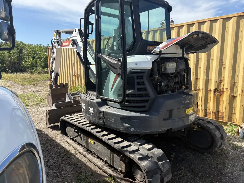 BOBCAT excavator for sale in Damascus, BOBCAT E50s model 2020, located in Damascus. The best site for selling trucks and heavy equipment in Syria.
