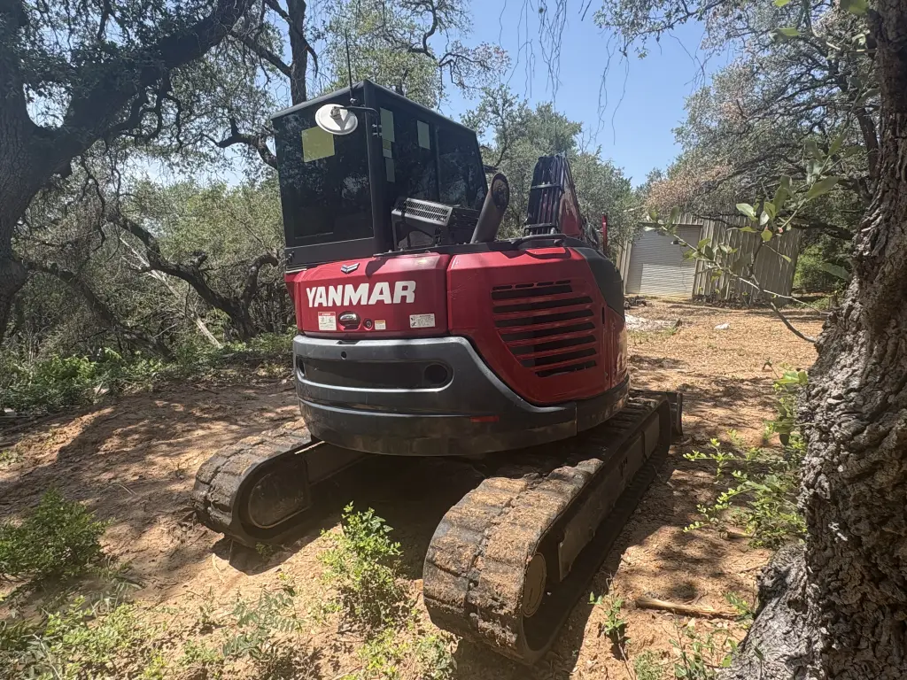 Yanmar excavator for sale in Damascus, Yanmar 80, 2020 model, located in Damascus, the best site for selling trucks and heavy equipment in Syria