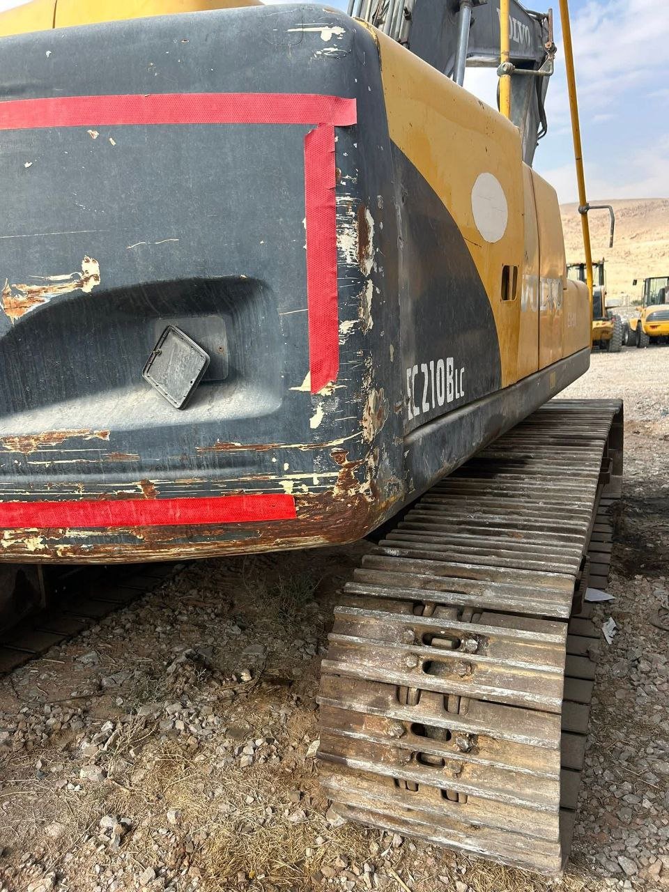 Volvo excavator for sale in Damascus, Volvo 210 model 2006 located in Damascus, the best site for selling trucks and heavy equipment in Syria