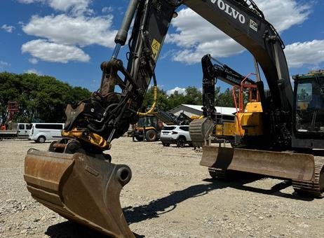 VOLVO Excavator for sale in Idlib, VOLVO ECR235EL, 2017 model, located in Idlib, the best site for selling trucks and heavy equipment in Syria