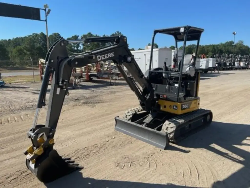 حفار DEERE للبيع في ادلب, DEERE 26Gs موديل 2012 تواجد ادلب, أفضل موقع لبيع الشاحنات والمعدات الثقيلة في سوريا