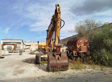 حفار Komatsu للبيع في ادلب, Komatsu PC400 موديل 1986 تواجد ادلب, أفضل موقع لبيع الشاحنات والمعدات الثقيلة في سوريا