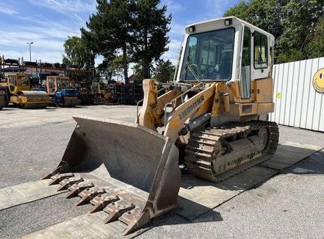 Liebherr loader for sale in Idlib, Liebherr LR614 model 2007 located in Idlib, the best site for selling trucks and heavy equipment in Syria