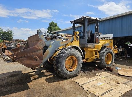 Deere loader for sale in Idlib, Deere 524K model 2009 available in Idlib, the best site for selling trucks and heavy equipment in Syria
