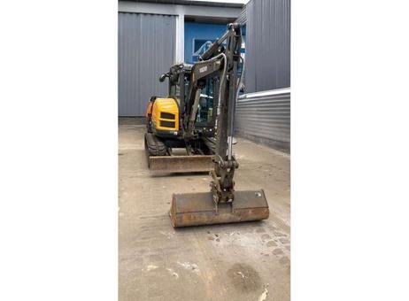 VOLVO excavator for sale in Idlib, VOLVO ECR50D model 2018 available in Idlib, the best site for selling trucks and heavy equipment in Syria