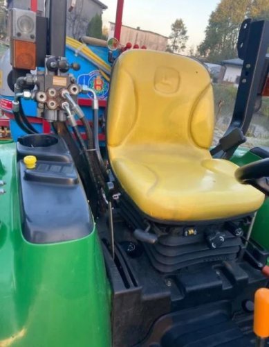 تركتور Deere للبيع في حمص, Deere 3036E موديل 2016 تواجد حمص, أفضل موقع لبيع الشاحنات والمعدات الثقيلة في سوريا