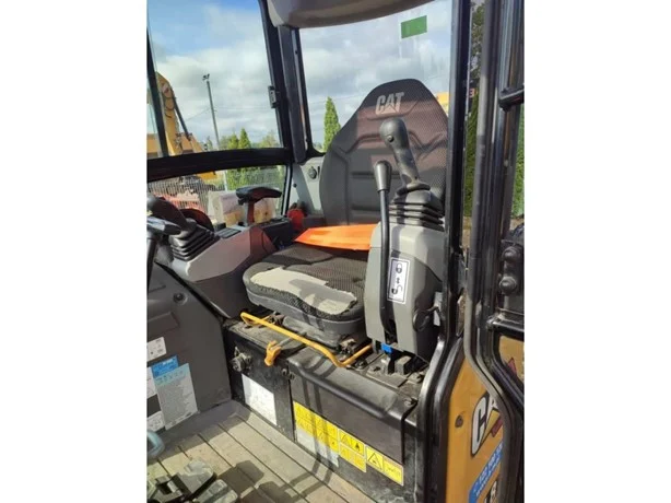 حفار Caterpillar للبيع في حمص, Caterpillar 301.8 موديل 2020 تواجد حمص, أفضل موقع لبيع الشاحنات والمعدات الثقيلة في سوريا