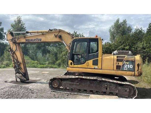 KOMATSU excavator for sale in Damascus, KOMATSU PC210 model 2007 available in Damascus, the best site for selling trucks and heavy equipment in Syria