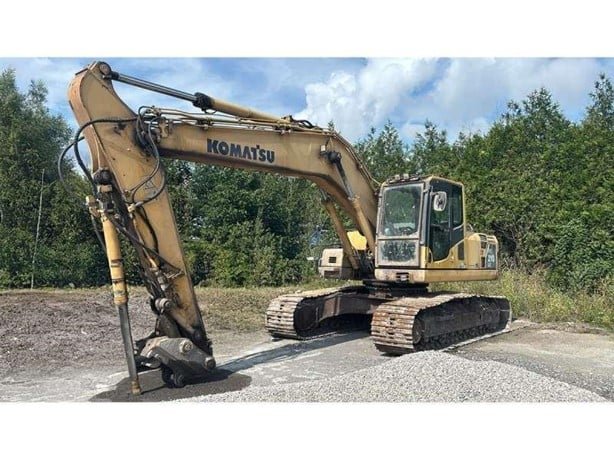 KOMATSU excavator for sale in Damascus, KOMATSU PC210 model 2007 available in Damascus, the best site for selling trucks and heavy equipment in Syria