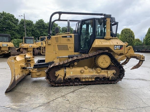 CATERPILLAR bulldozer for sale in Homs, CATERPILLAR D6N, 2020 model, located in Homs, the best site for selling trucks and heavy equipment in Syria