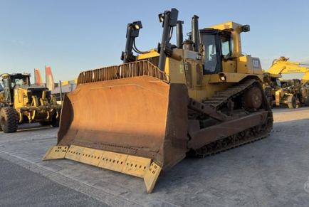 CATERPILLAR bulldozer for sale in Homs, CATERPILLAR D10T, 2017 model, located in Homs, the best site for selling trucks and heavy equipment in Syria