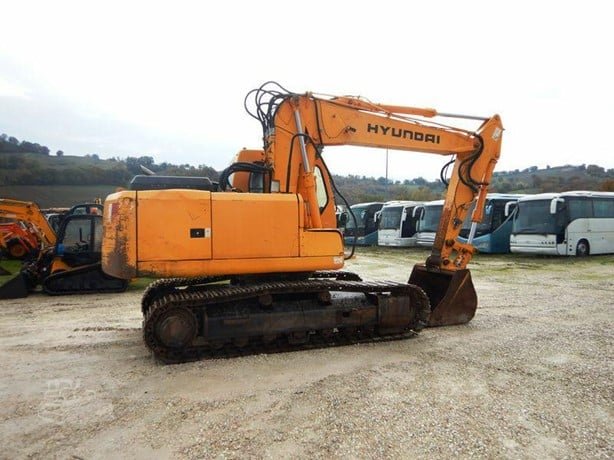 حفار HYUNDAI للبيع في ادلب, HYUNDAI 160 موديل 2007 تواجد ادلب, أفضل موقع لبيع الشاحنات والمعدات الثقيلة في سوريا