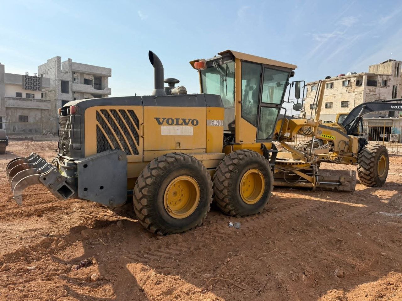 Volvo grader for sale in Idlib, Volvo 990G model 2016 available in Idlib, the best site for selling trucks and heavy equipment in Syria