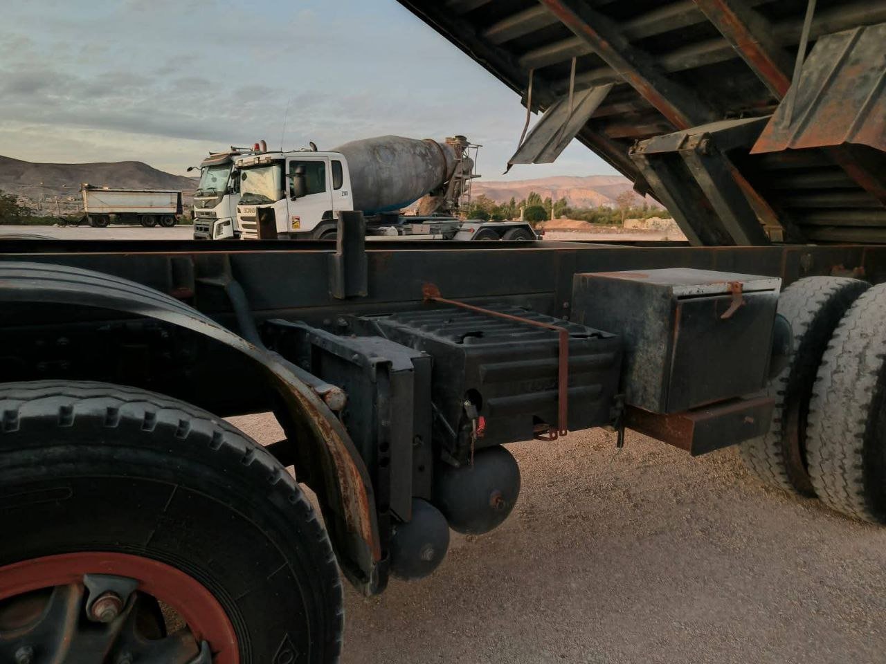 قلاب فولفو للبيع في دمشق, فولفو FH موديل 2008 تواجد دمشق, أفضل موقع لبيع الشاحنات والمعدات الثقيلة في سوريا