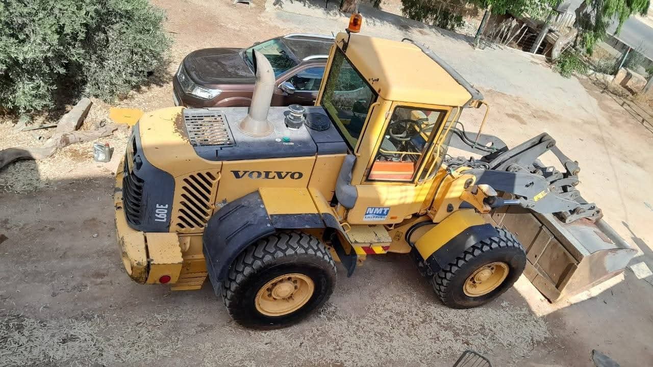 لودر فولفو للبيع في ادلب, فولفو L60E موديل 2006 تواجد ادلب, أفضل موقع لبيع الشاحنات والمعدات الثقيلة في سوريا