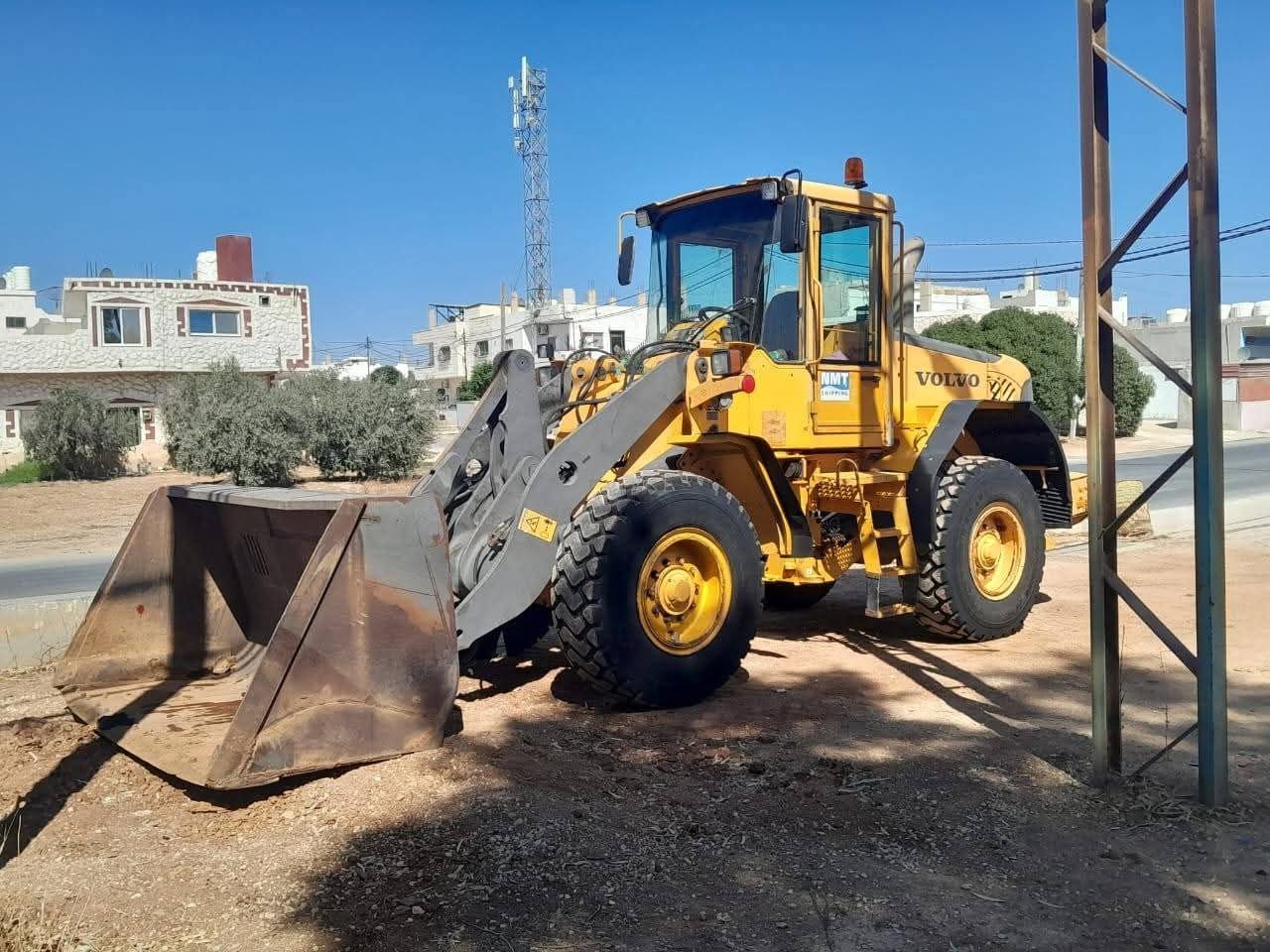 لودر فولفو للبيع في ادلب, فولفو L60E موديل 2006 تواجد ادلب, أفضل موقع لبيع الشاحنات والمعدات الثقيلة في سوريا