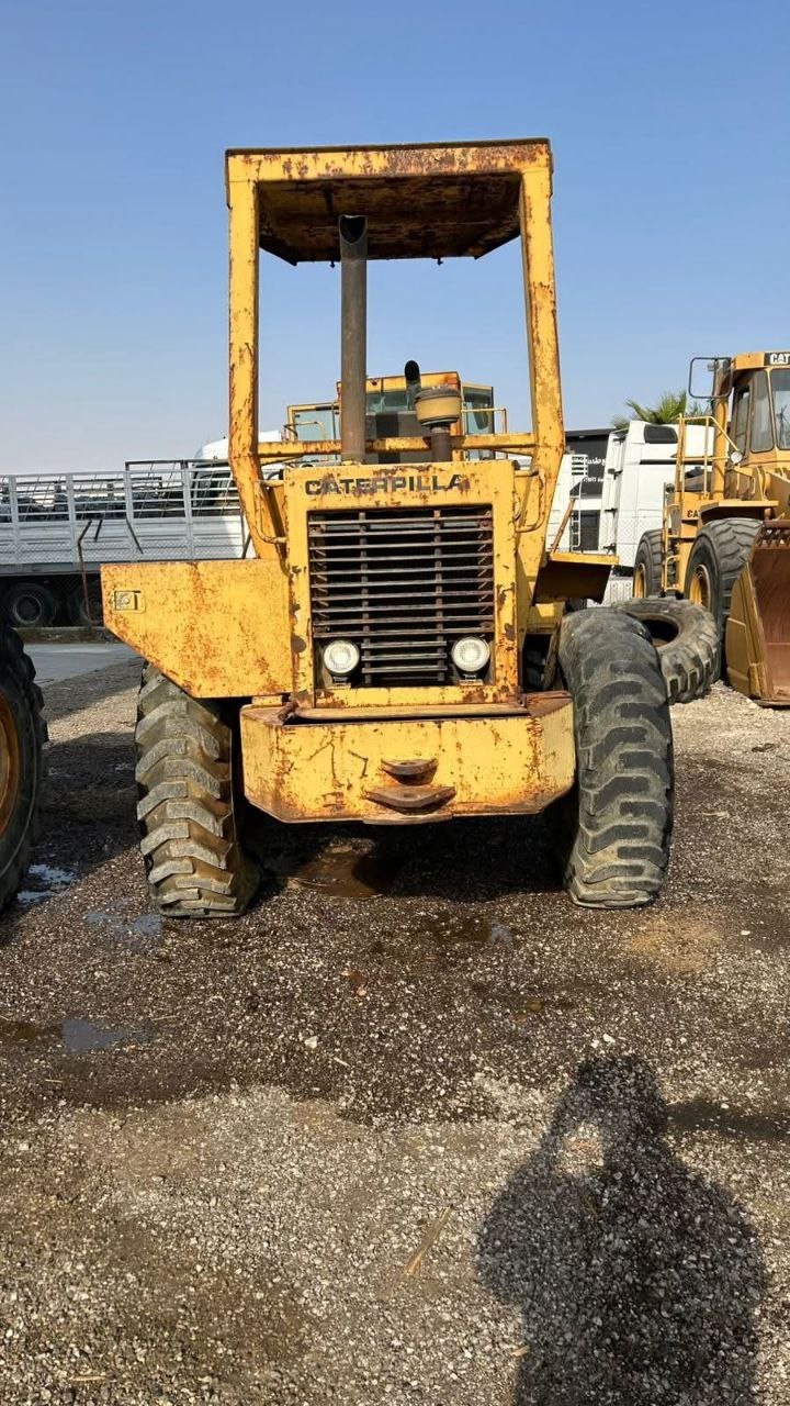 لودر كتربلر للبيع في حلب, كتربلر 910 موديل 1980 تواجد حلب, أفضل موقع لبيع الشاحنات والمعدات الثقيلة في سوريا