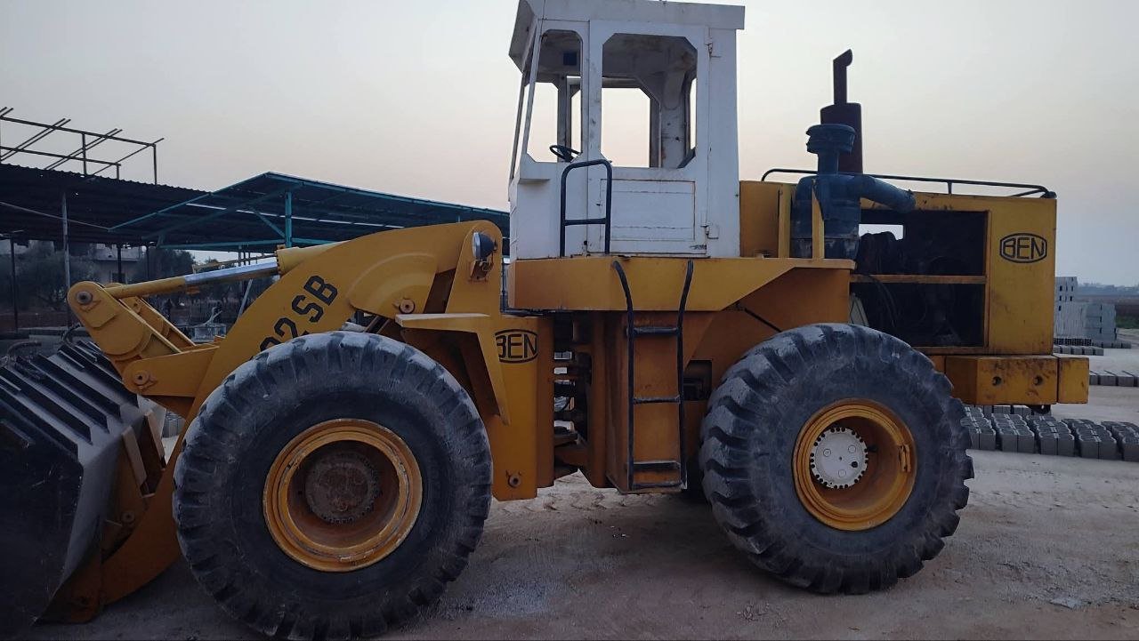 لودر بين للبيع في حلب, بين 22 موديل 2002 تواجد حلب, أفضل موقع لبيع الشاحنات والمعدات الثقيلة في سوريا