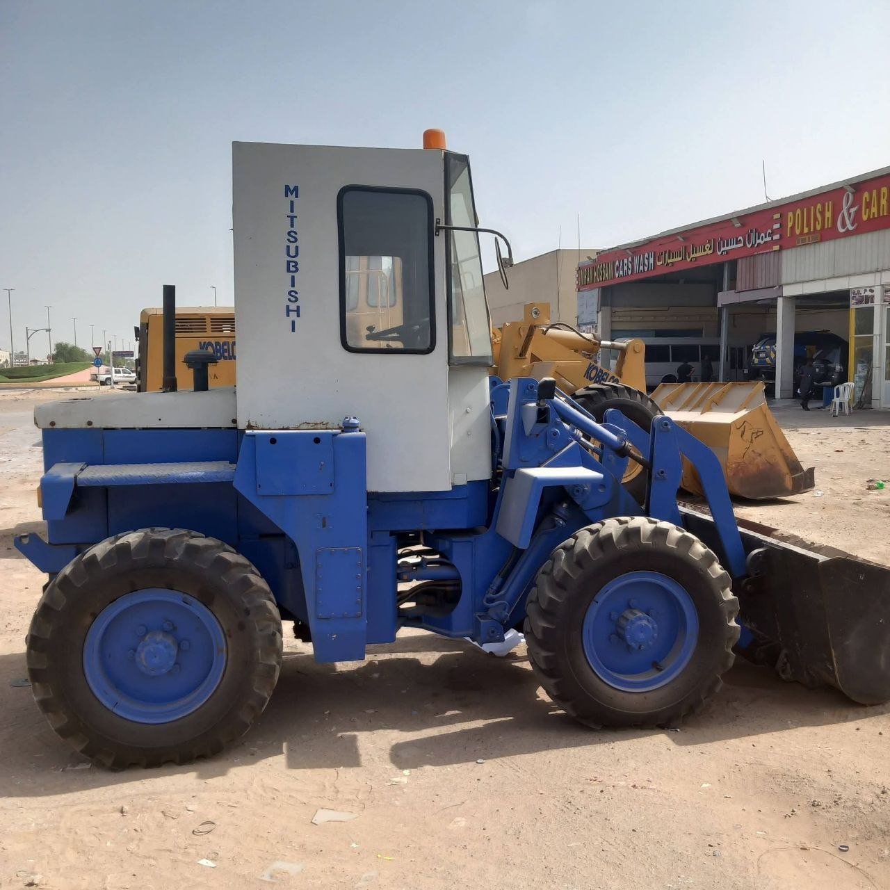 لودر ميتسوبيشي للبيع في دمشق, ميتسوبيشي 120 موديل 1995 تواجد دمشق, أفضل موقع لبيع الشاحنات والمعدات الثقيلة في سوريا