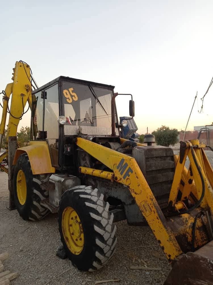 لودر MF للبيع في دمشق, 95 MF موديل 2002 تواجد دمشق, أفضل موقع لبيع الشاحنات والمعدات الثقيلة في سوريا