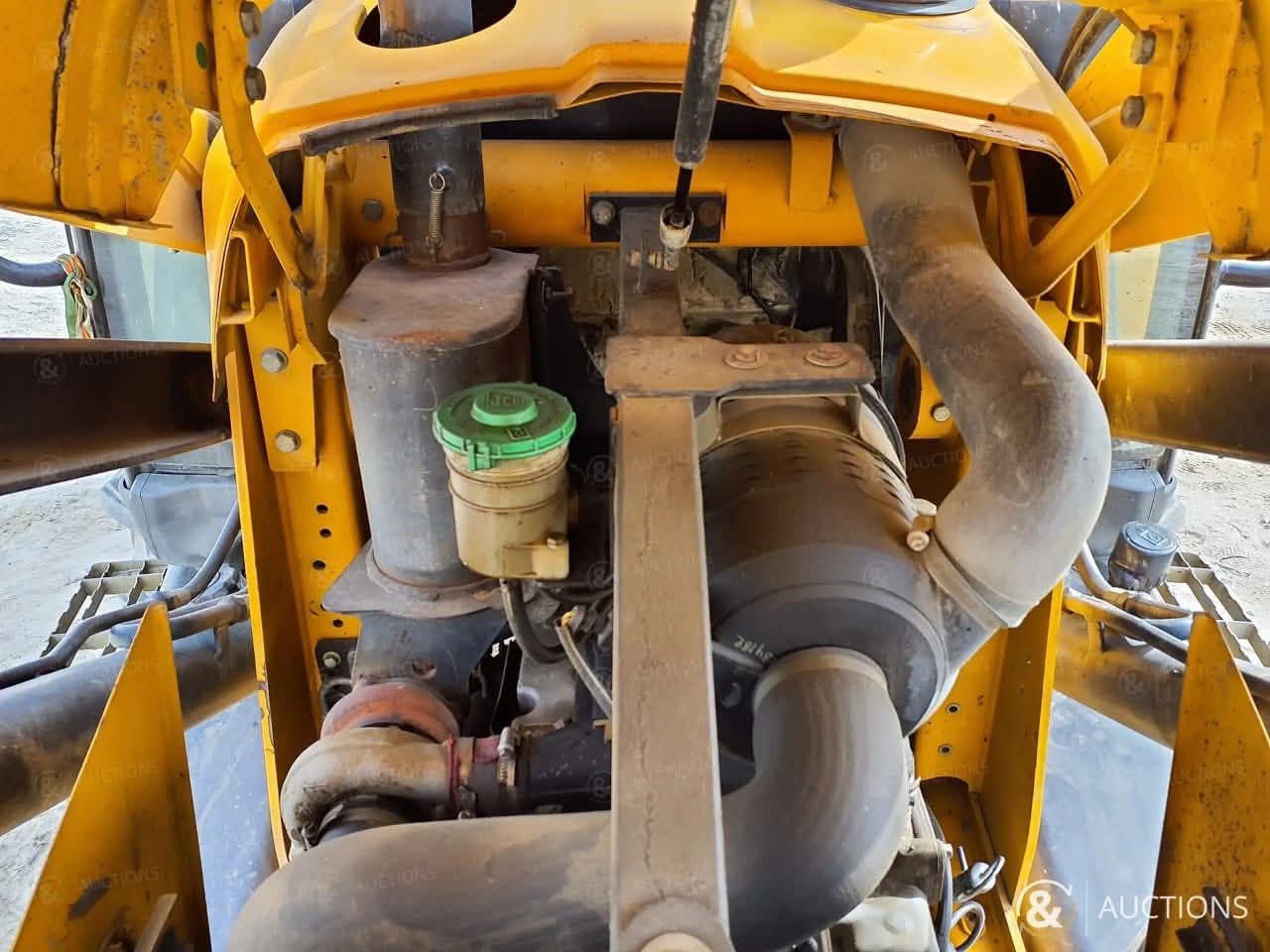 لودر  Jcb  للبيع في دمشق, Jcb 3DX موديل 2018 تواجد دمشق, أفضل موقع لبيع الشاحنات والمعدات الثقيلة في سوريا