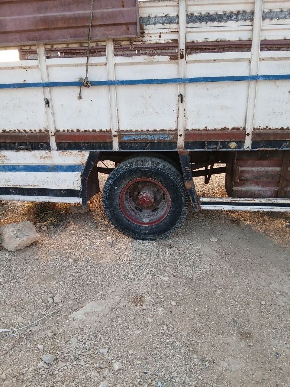 شاحنة ايفيكو للبيع في ادلب, ايفيكو 420 موديل 1986 تواجد ادلب, أفضل موقع لبيع الشاحنات والمعدات الثقيلة في سوريا