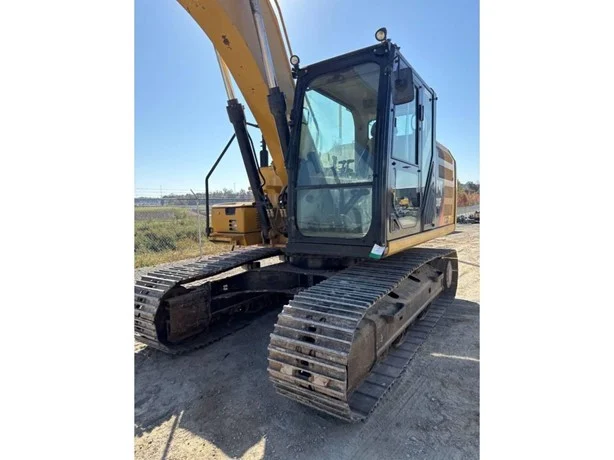 CATERPILLAR excavator for sale in Damascus, CATERPILLAR 318FL model 2017, located in Damascus. The best site for selling trucks and heavy equipment in Syria.
