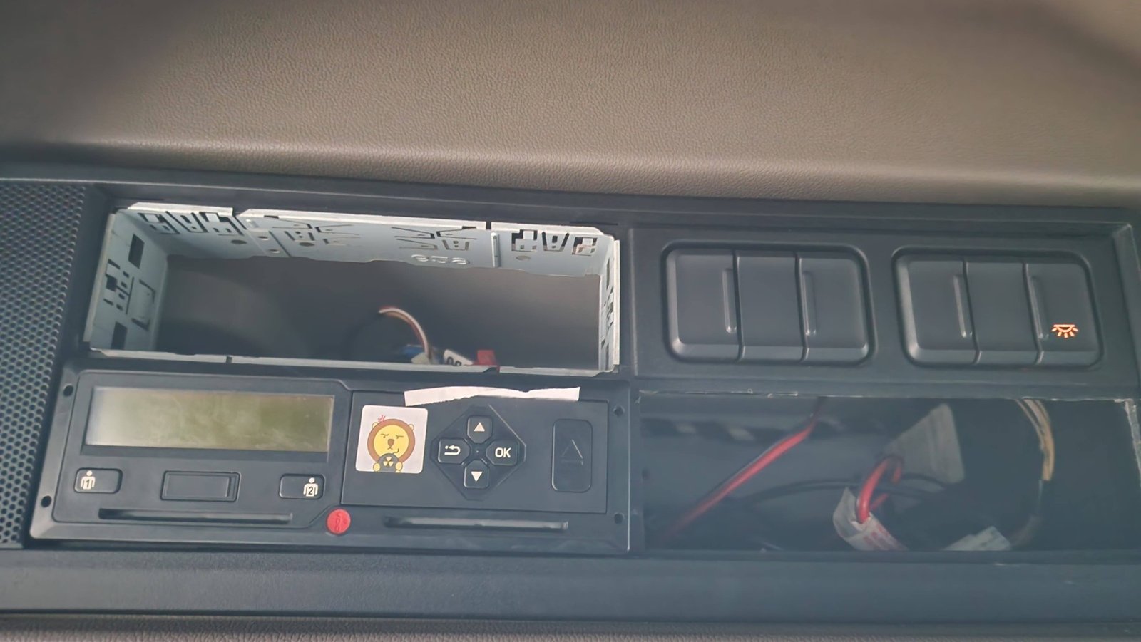 شاحنة داف 2016 شاسيه طويل تبريد - متوفرة في دمشق