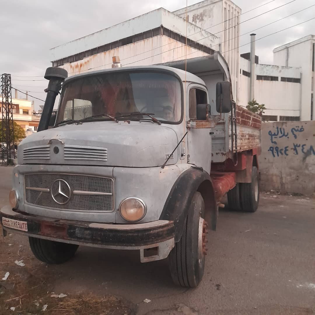 للبيع: مرسيدس راسين 1519 وبازار في حمص