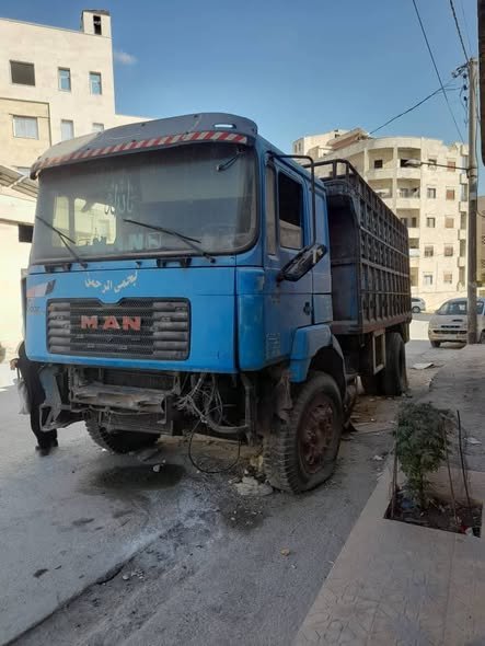 For Sale: MAN Truck with Volvo Specifications - Idlib