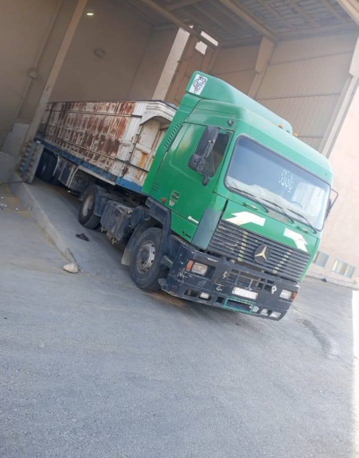 للبيع شاحنة, مرسيدس ماز 400 موديل 2004 مع تريلا في حمص