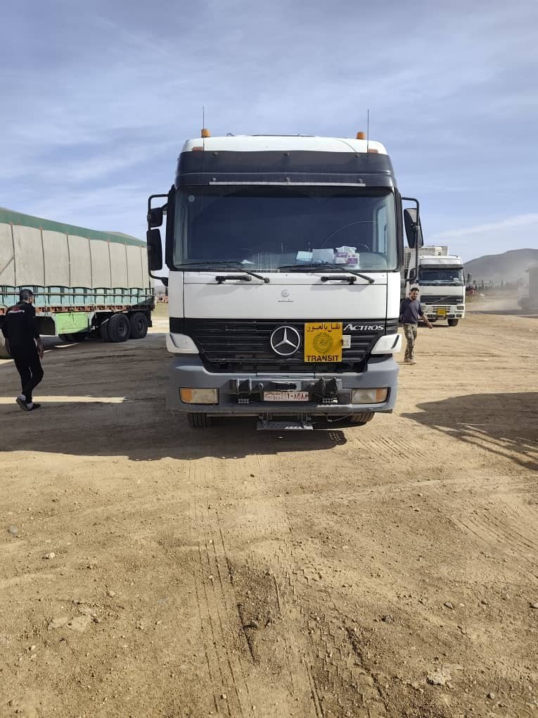 للبيع شاحنة مرسيدس أكتروس 1843 مبرد (بازار كامل) في دمشق