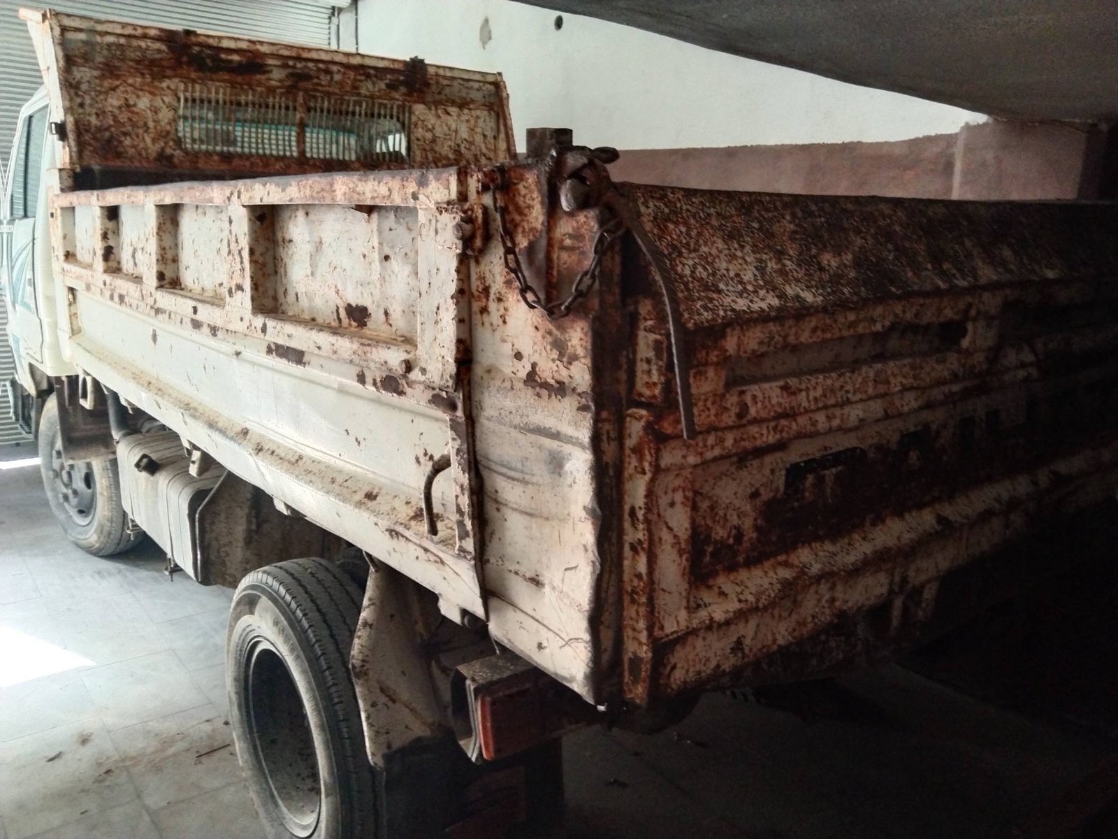 للبيع شاحنة ديهاتسو ديلتا, قلاب 2007 في حمص الرستن