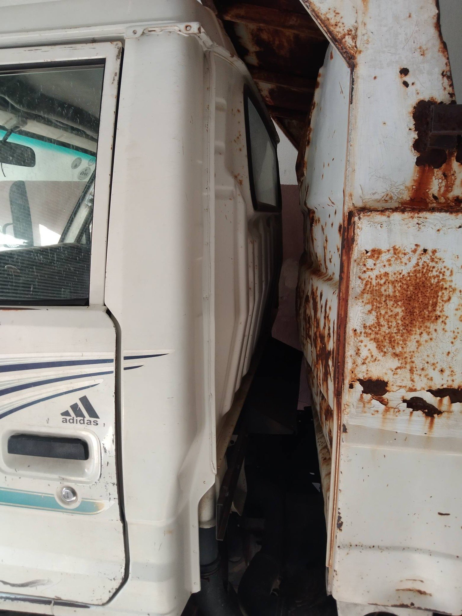 للبيع شاحنة ديهاتسو ديلتا, قلاب 2007 في حمص الرستن