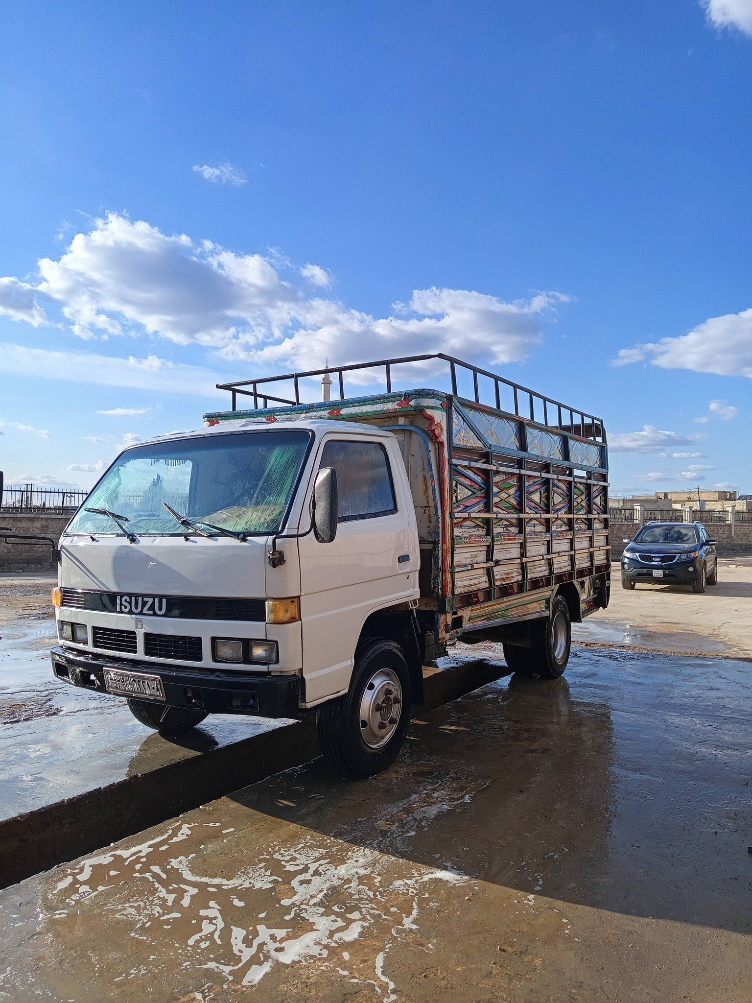 شاحنة سوزو (Isuzu) للبيع في دمشق - محرك 25