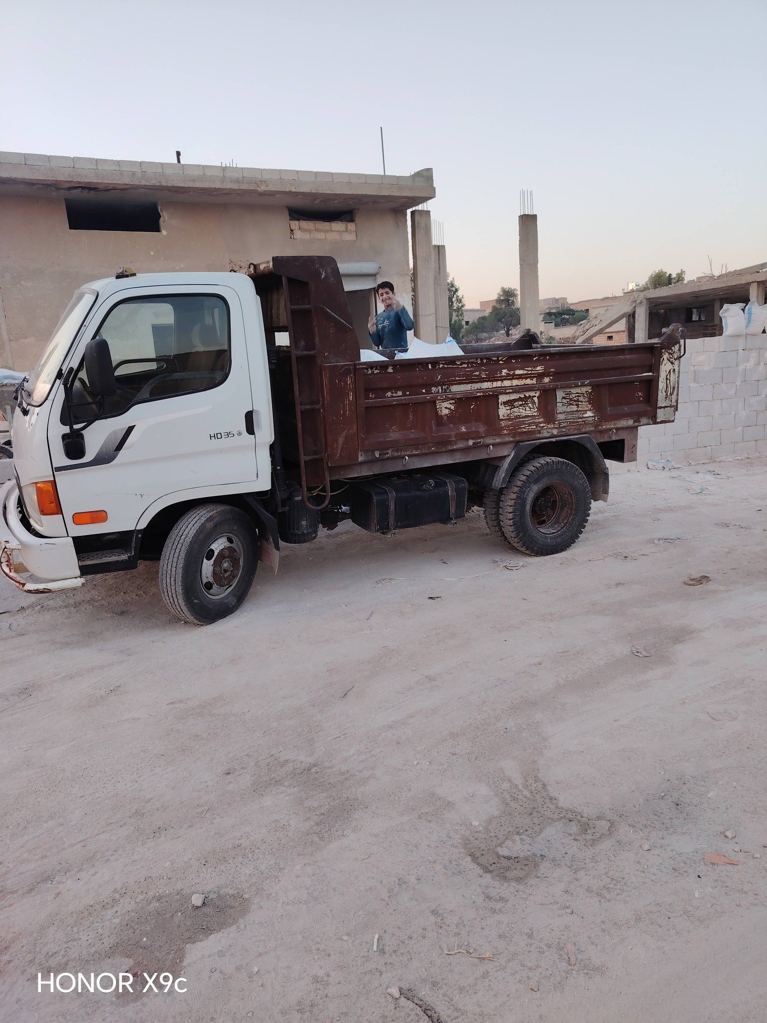 For Sale in Aleppo: 2008 Tipper Truck - Turkish Entry Technical Specs