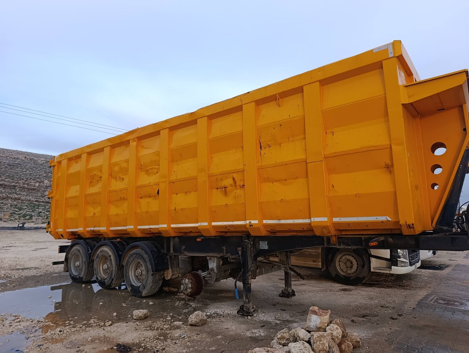 Semi-Trailer Tipper 4 Axles (2022 Model) - For Sale in Sarmada