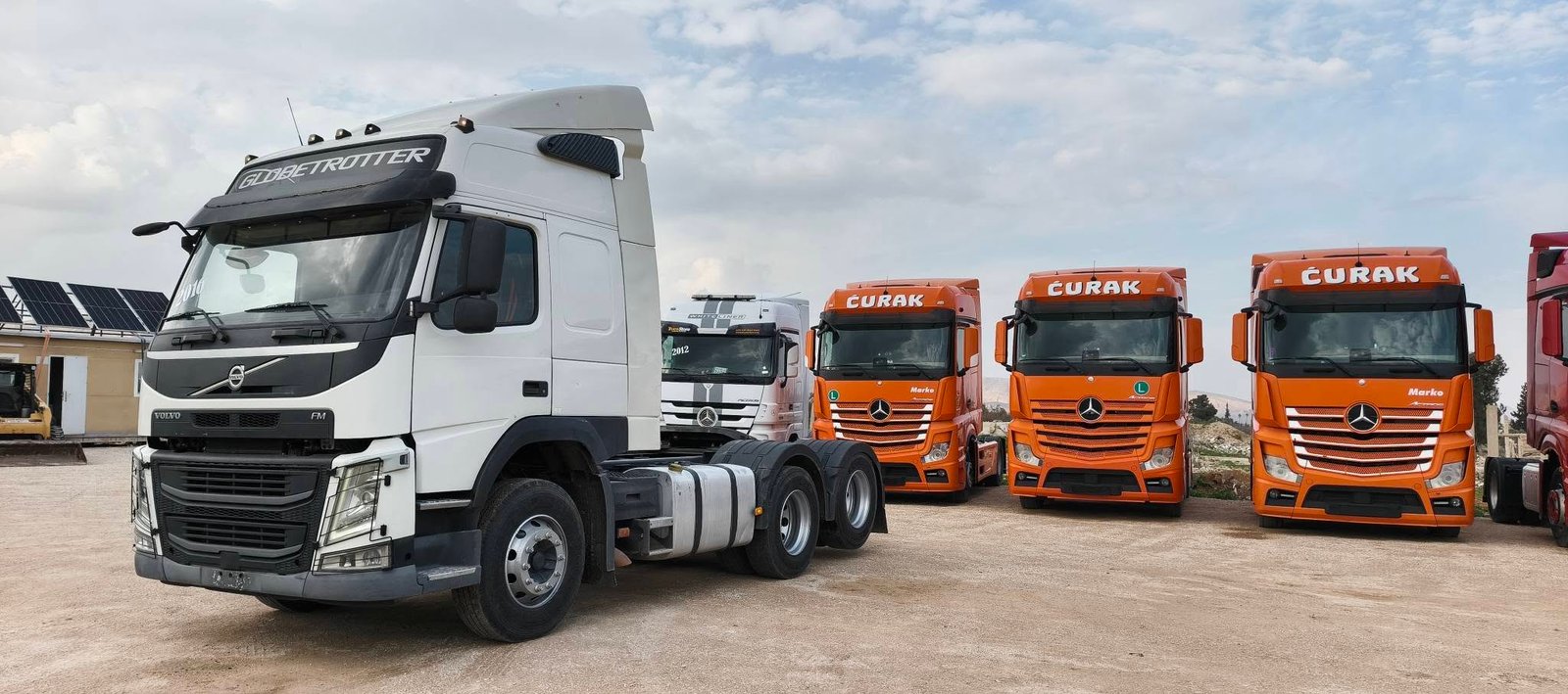 للبيع في دمشق رأس تريلا مرسيدس 1845 موديل 2016 فل كامل