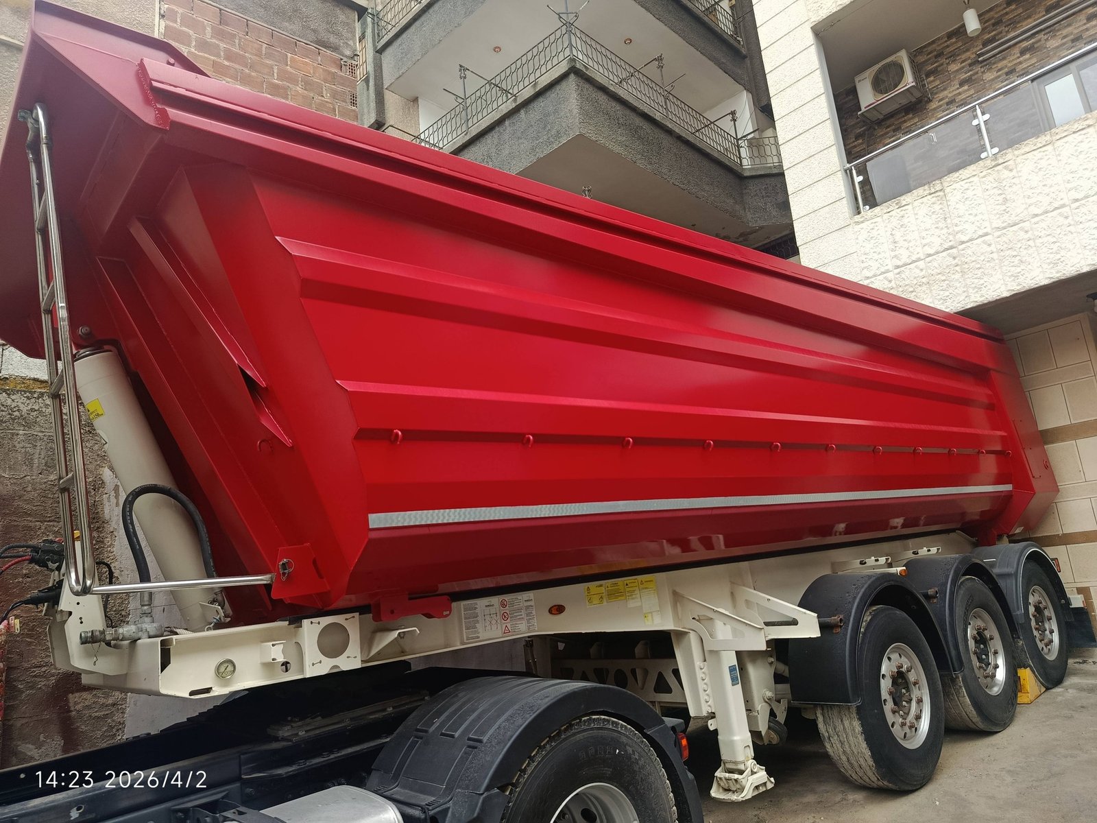 For Sale in Damascus: German Banyo-Style Tipper Trailer