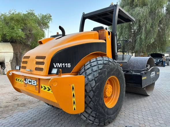 For Sale in Idlib Sarmin: JCB VM115 Roller 2012 - Excellent Condition