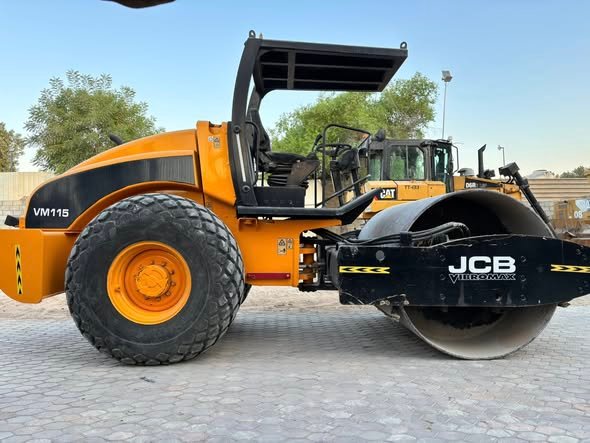 For Sale in Idlib Sarmin: JCB VM115 Roller 2012 - Excellent Condition